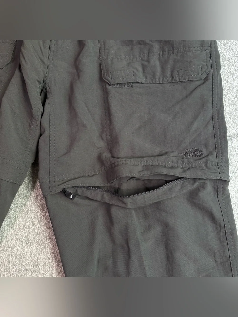 North Face Paramount Peak Convertible Cargo Pants/Shorts Mens XL Dark Grey A146